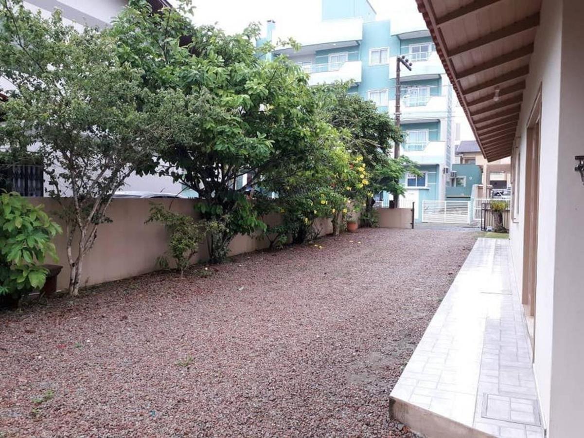 Casa De 03 Dormitorios No Centro De Bombinhas Esterno foto